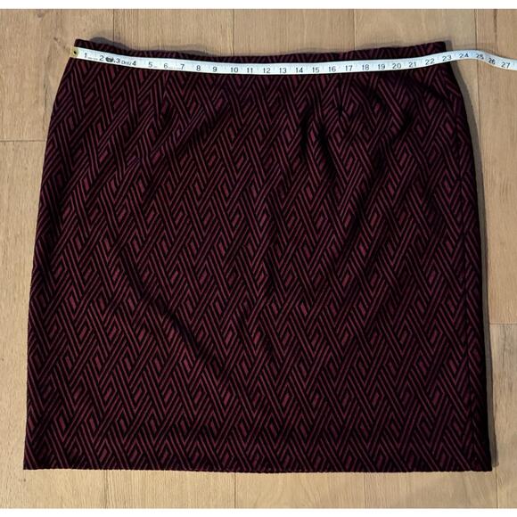 Jones Studio Skirt Sz 3X Womens Burgundy Black Geometric Knit Knee Length Pencil - Picture 4 of 6